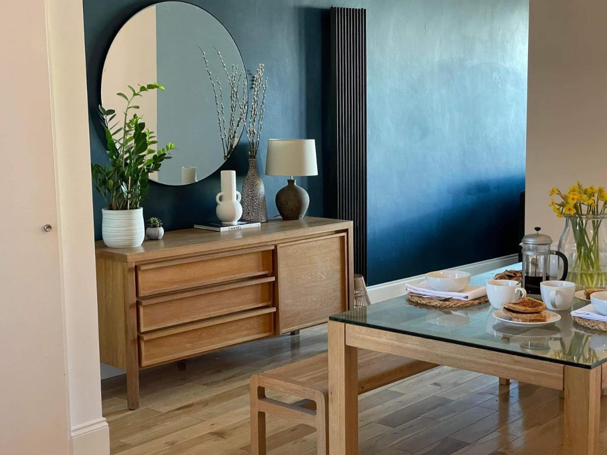 The Clock Tower Apartment - Spacious, Modern, 2 Bed Room Apartment , Southsea With Free Parking - Sleeps 4 朴次茅斯 外观 照片