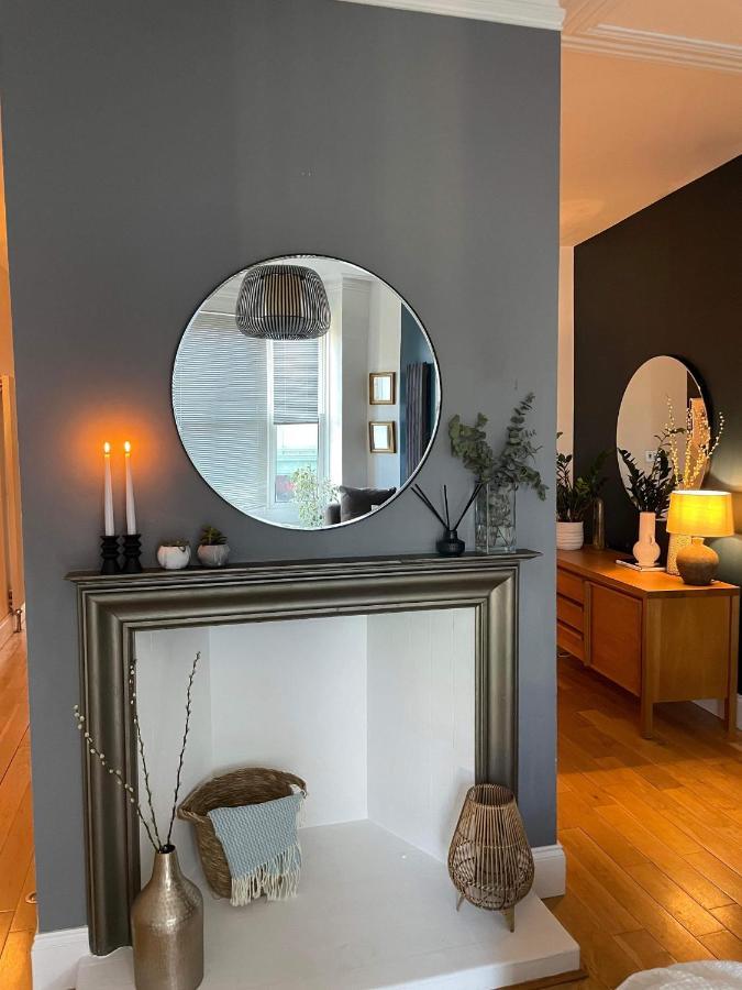 The Clock Tower Apartment - Spacious, Modern, 2 Bed Room Apartment , Southsea With Free Parking - Sleeps 4 朴次茅斯 外观 照片